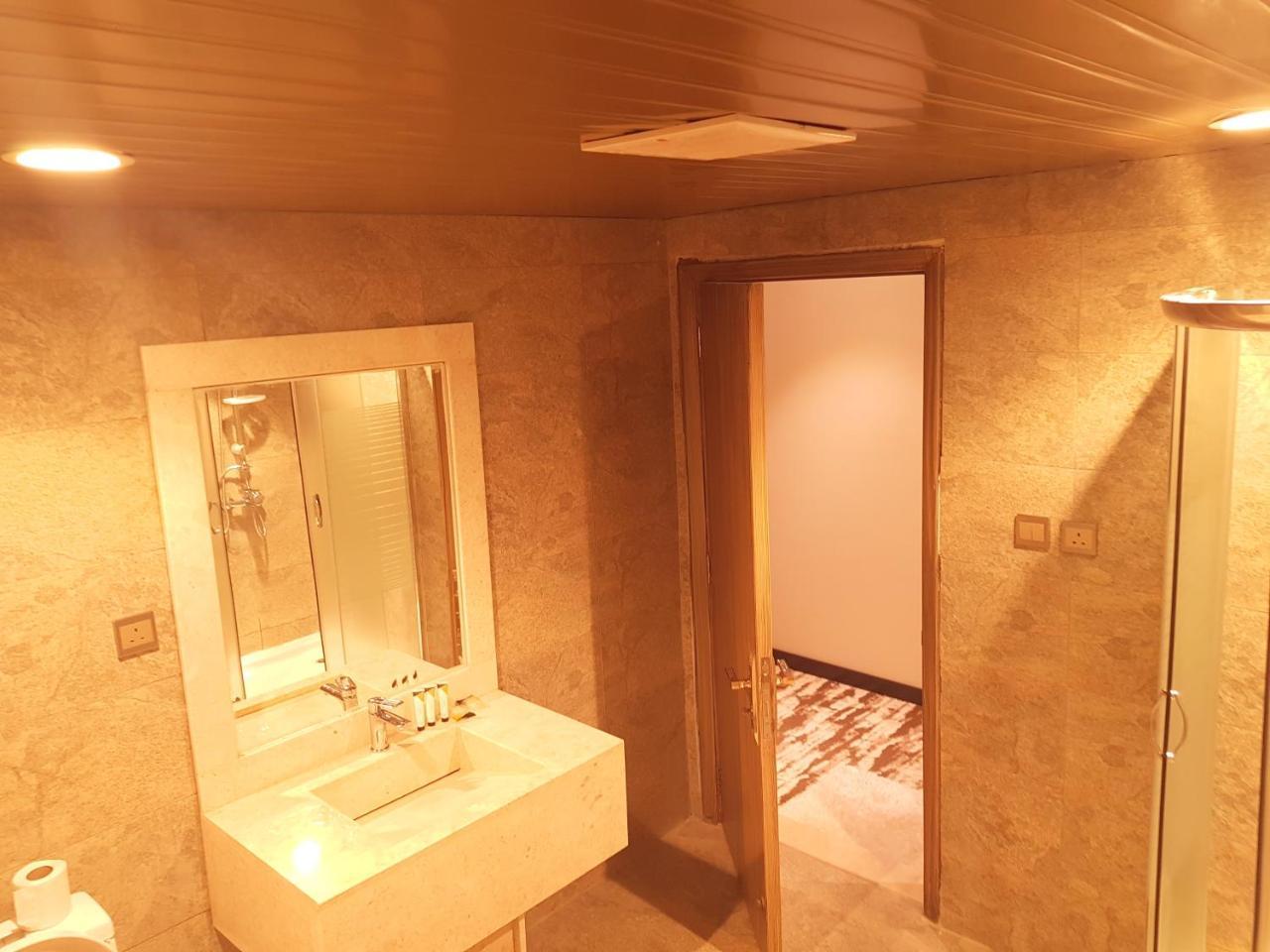 Azd Hotel 아바 외부 사진