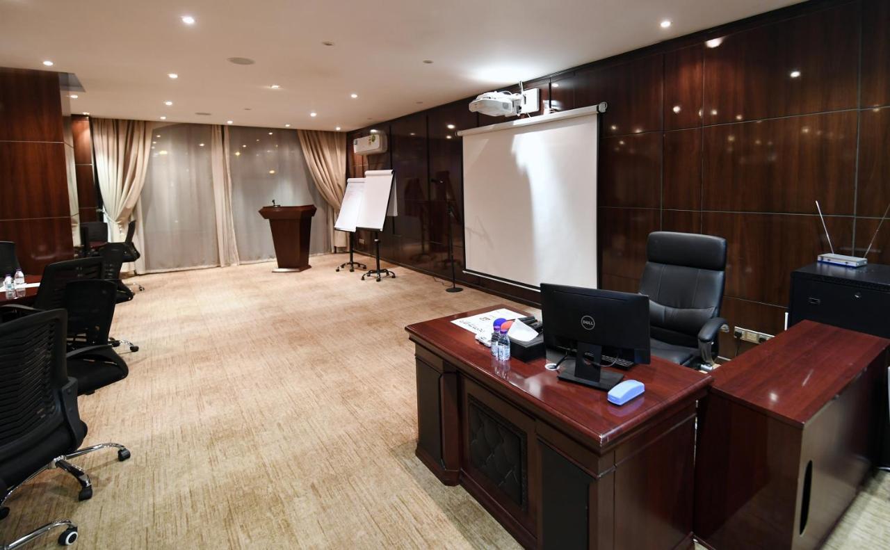 Azd Hotel 아바 외부 사진