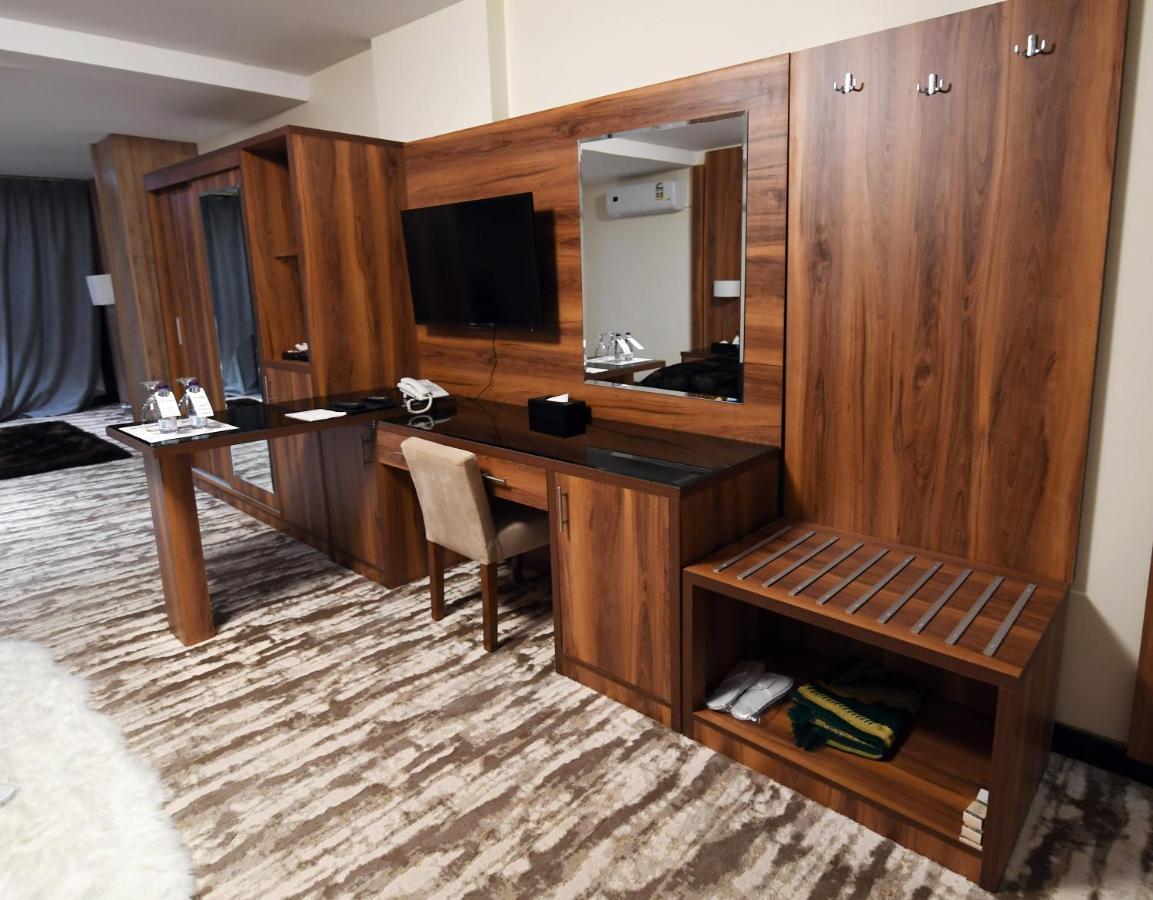 Azd Hotel 아바 외부 사진